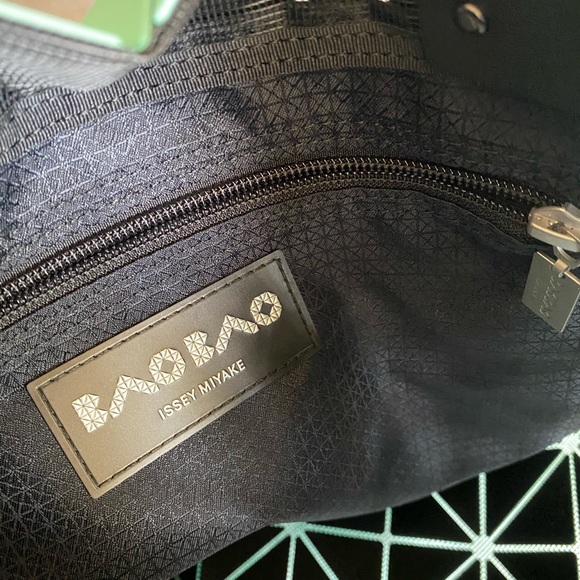 BAO BAO ISSEY MIYAKE  Lucent tote bag 2020 new - Picture 7 of 8